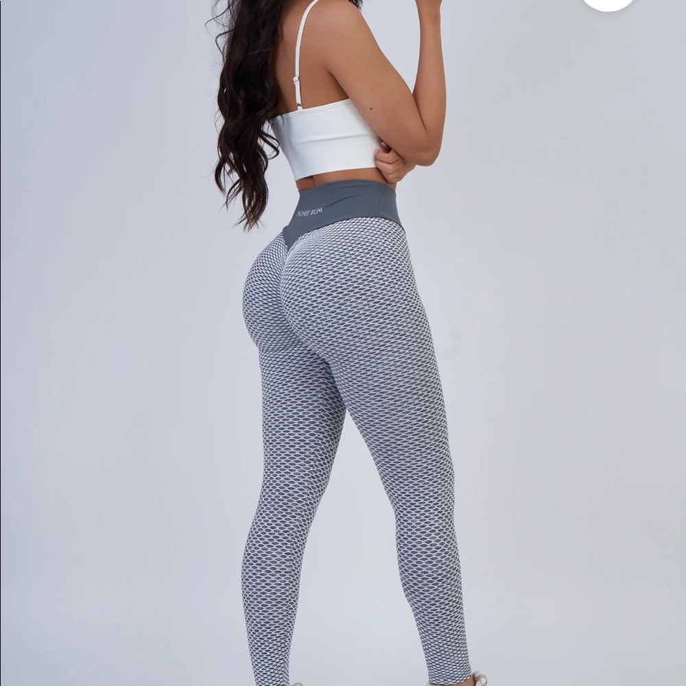 PChee Bum scrunch butt leggings Medium fishnet